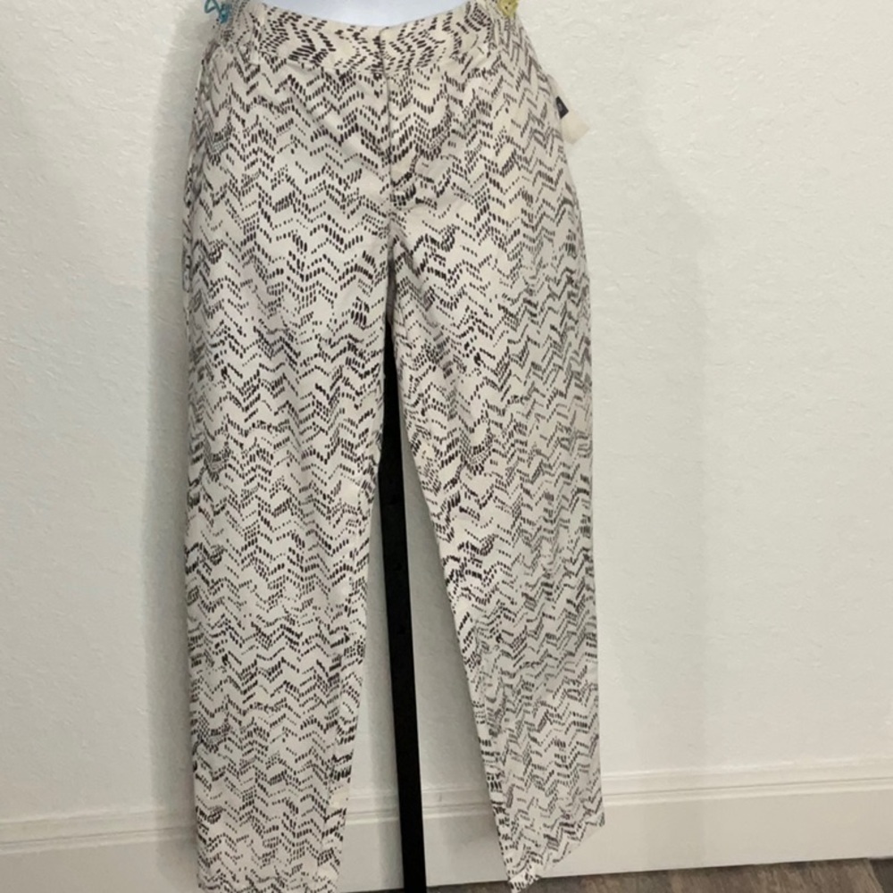 212- Khaki’s by GAP NWT White & Black Jeans, Size 8